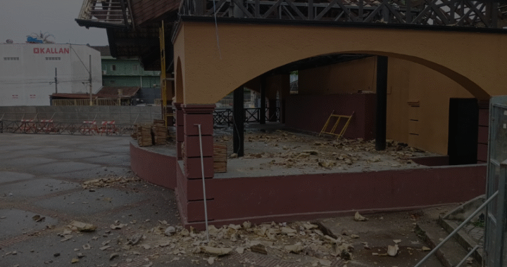 Diário de um Palco da Praça em tempo de abandono